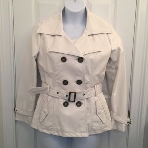 🌎🌎🌎 Tumbleweed stylish white pleather trench coat M